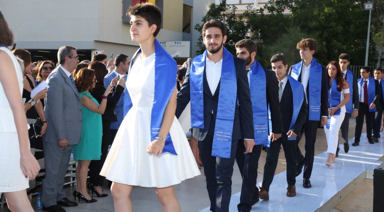 La promo 2017 des bacheliers du Grand lycée franco libanais lors de la cérémonie de remise des diplômes le 16 juin 2017